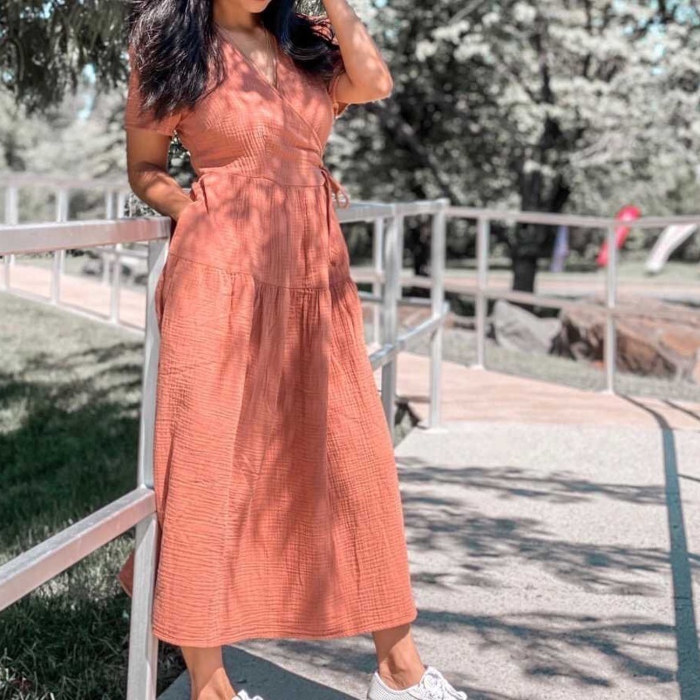 Universal thread dress size medium